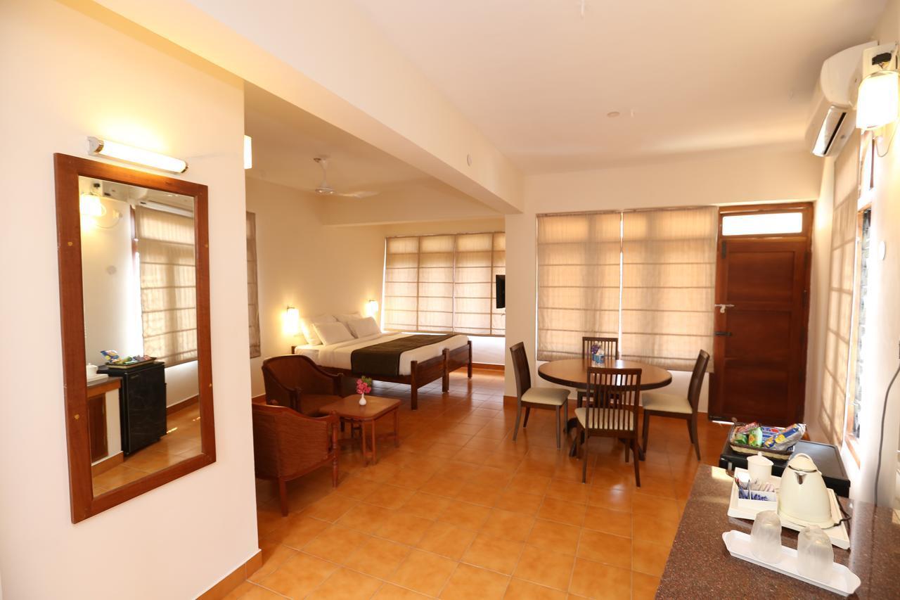 Abad Serviced Villas Kovalam Esterno foto